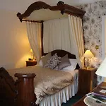 Ascot House 4*