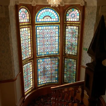 Ascot House 4* Йорк