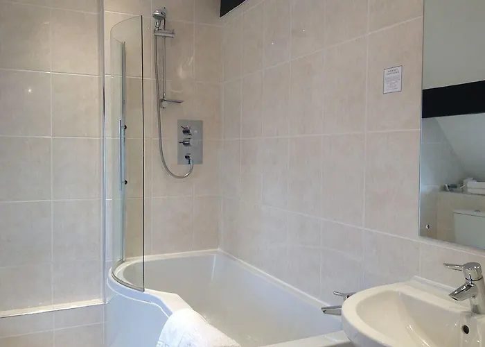 Ascot House 게스트하우스 4*