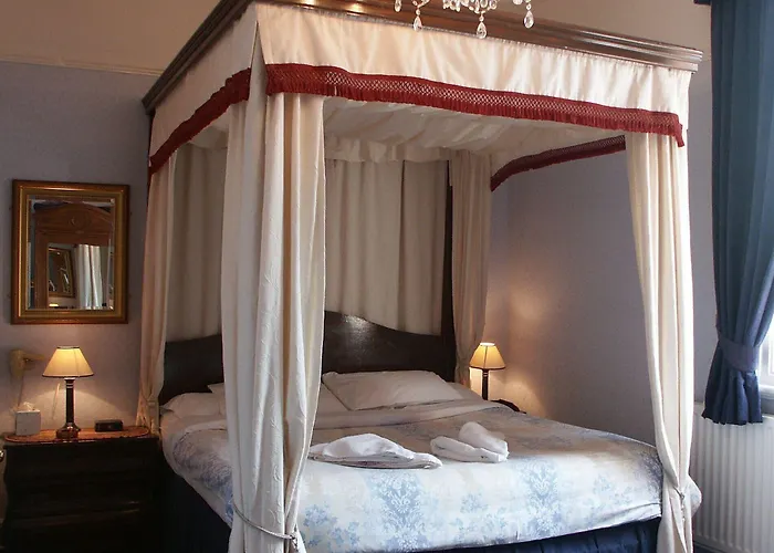 Ascot House 4* 요크