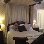 Ascot House 4*