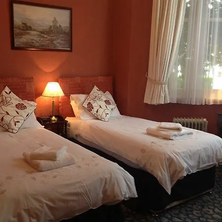 Ascot House Konukevi 4*