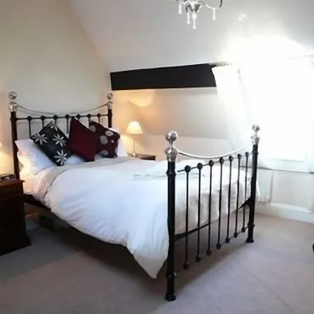 Ascot House Gæstehus 4*