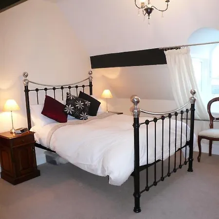 Ascot House 4* يورك