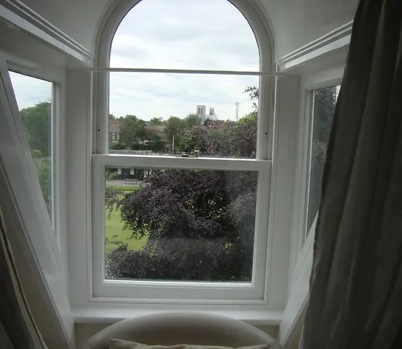 Guest house Ascot House